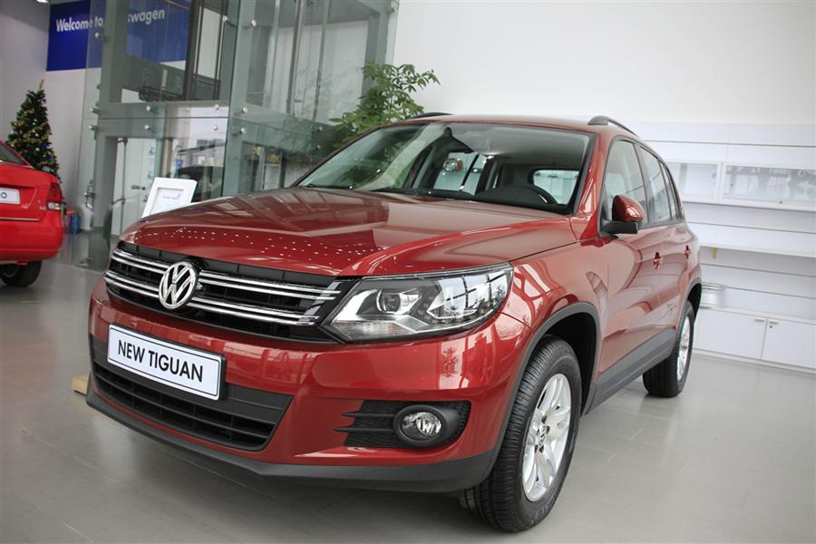Volkswagen Tiguan DA 2015 - Bán ô tô Volkswagen Tiguan DA đời 2015, màu đỏ, nhập khẩu nguyên chiếc
