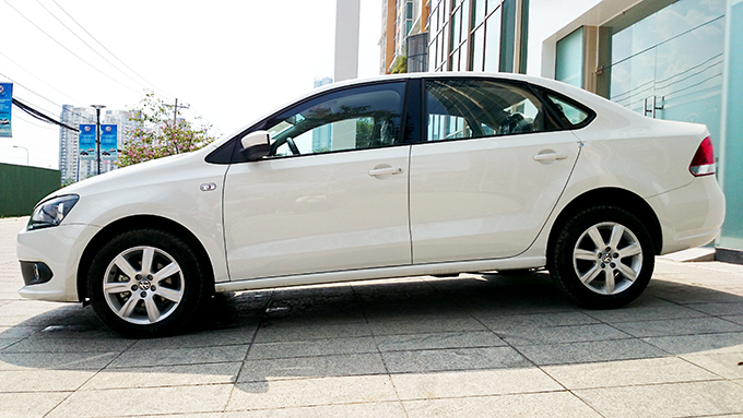 Volkswagen Polo G 2015 - Bán xe Volkswagen Polo G đời 2015, màu trắng, nhập khẩu nguyên chiếc, giá 640tr