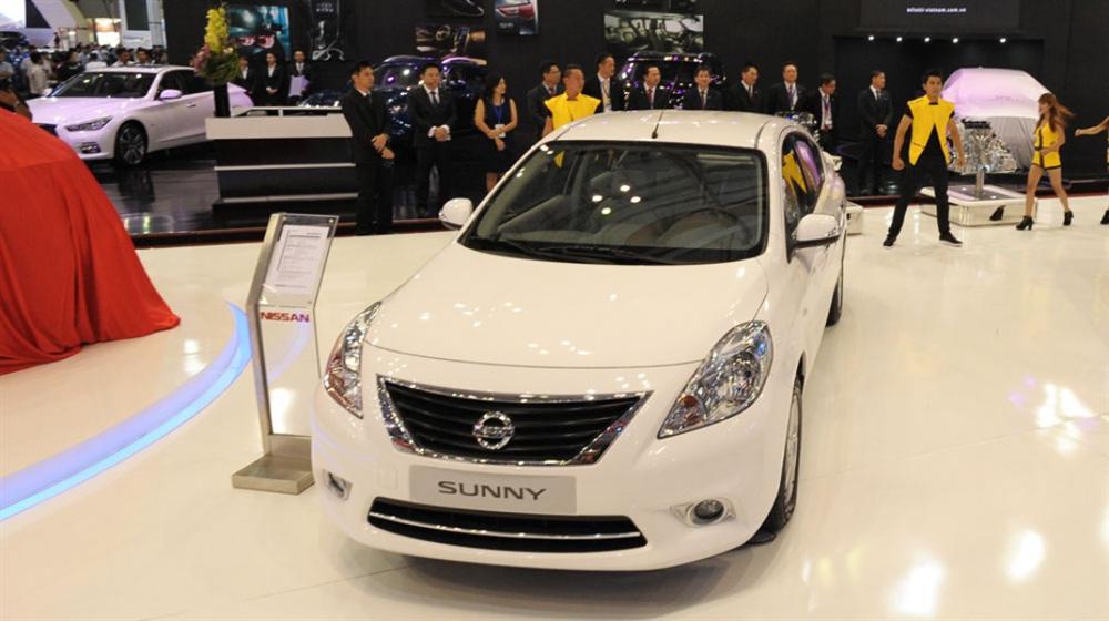 Nissan Sunny XV 2015 - Cần bán xe Nissan Sunny XV đời 2015, màu trắng, 555 triệu