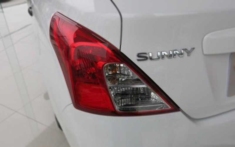 Nissan Sunny XL 2015 - Cần bán xe Nissan Sunny XL đời 2015, màu trắng