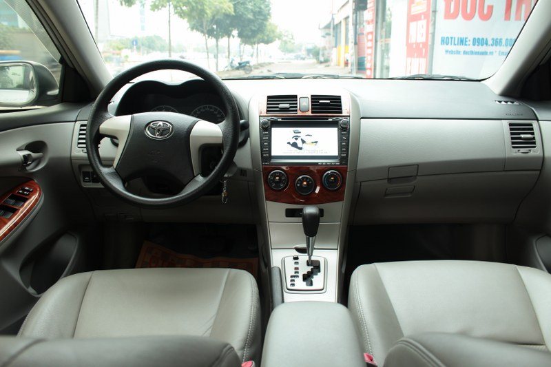 Toyota Corolla XLI 2010 - Bán xe Toyota Corolla XLI đời 2011, màu bạc, nhập khẩu nguyên chiếc