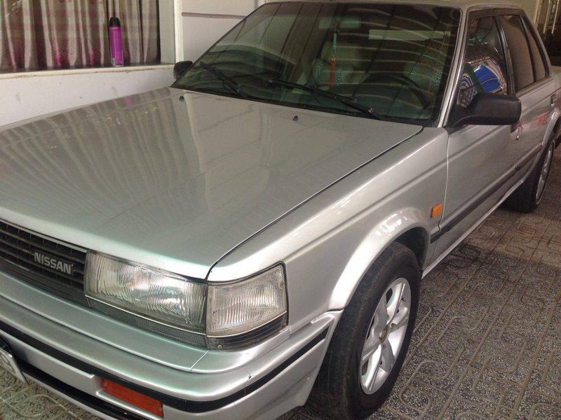 Nissan Bluebird 1988 - Cần bán xe Nissan Bluebird sản xuất 1988, màu bạc, xe nhập xe gia đình 