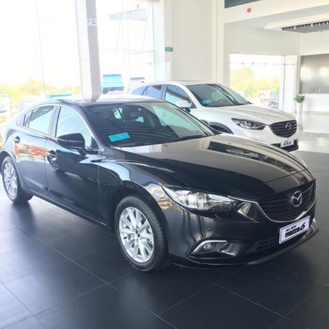 Mazda 6 2.0L 2016 - Bán Mazda 6 2.0L đời 2016, màu đen, giá tốt