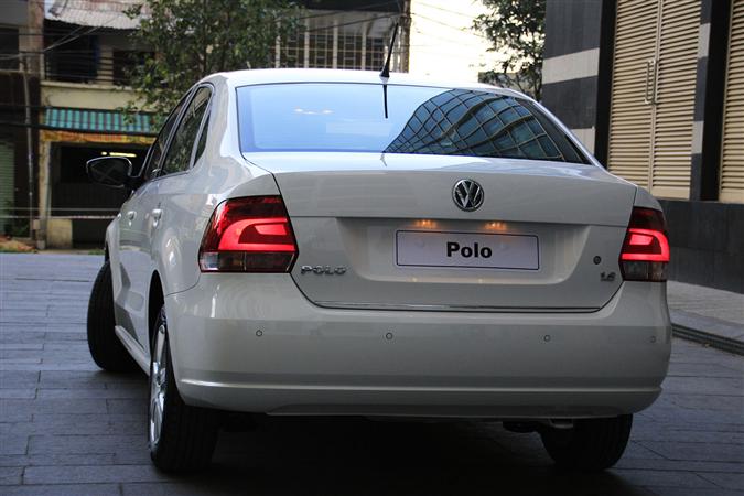 Volkswagen Solo   2015 - Bán xe Volkswagen Solo đời 2015, màu trắng, nhập khẩu, 674tr