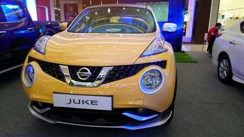 Nissan Juke 2015 - Bán xe Nissan Juke đời 2015, màu vàng, nhập khẩu