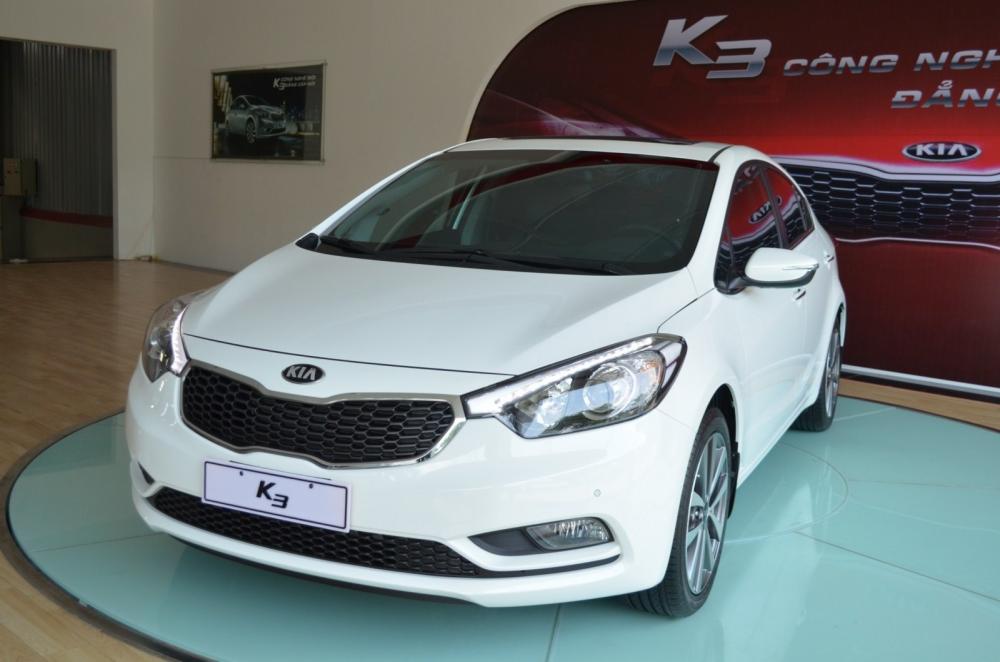 Kia K3 2016 - Bán xe Kia K3 đời 2016, màu trắng, nhập khẩu chính hãng