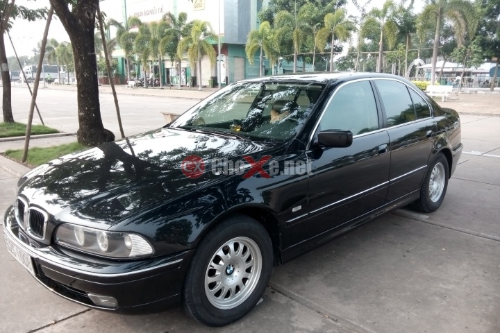 BMW 5 Series 528i 1998 - Cần bán xe BMW 5 Series 528i năm 1998, màu đen, nhập khẩu chính hãng, giá tốt