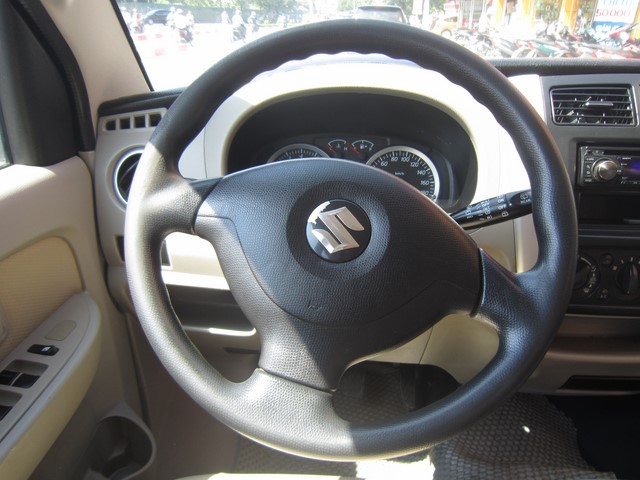 Suzuki APV   2014 - Cần bán gấp Suzuki APV đời 2014, màu bạc, số tự động, giá 399tr