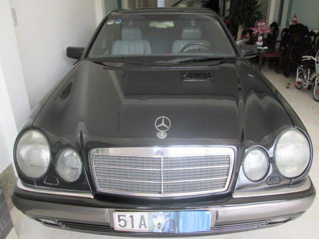 Mercedes-Benz E230 1996 - Cần bán Mercedes đời 1996, màu đen, nhập khẩu nguyên chiếc chính chủ