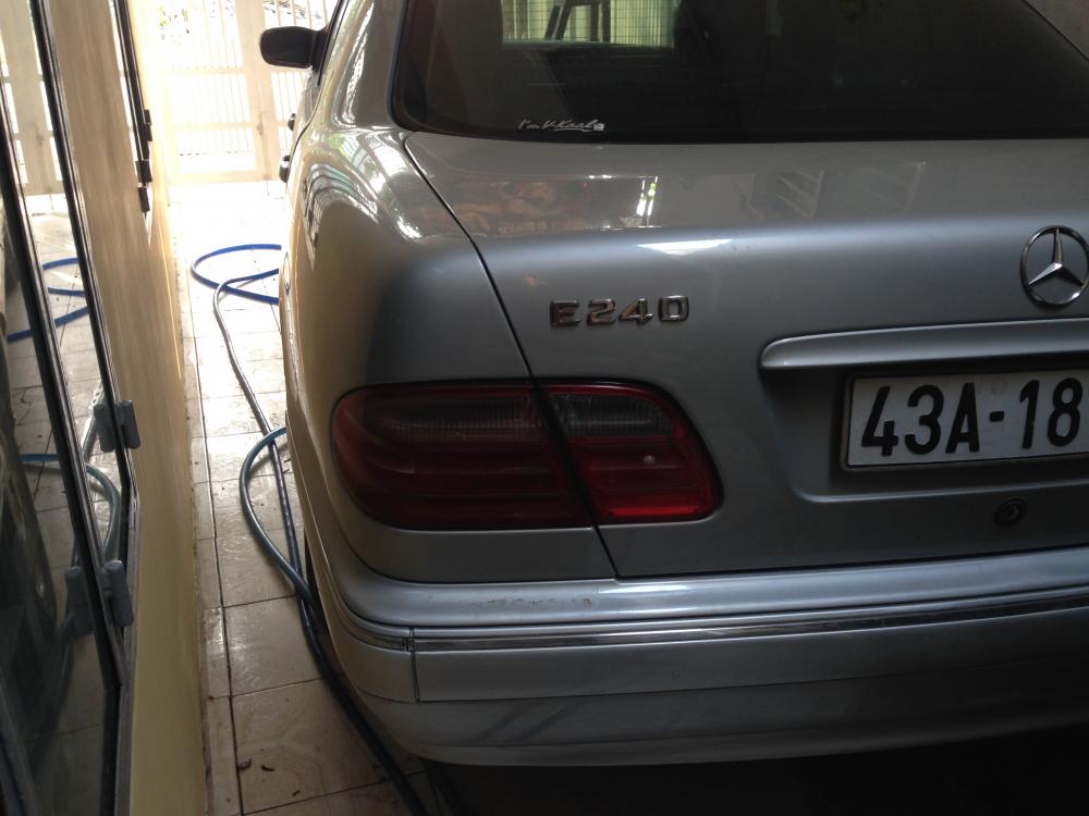 Mercedes-Benz E240 2001 - Cần bán oto Mec E240 cao cấp, giá hợp lý cho gia đình tại Đà Nẵng