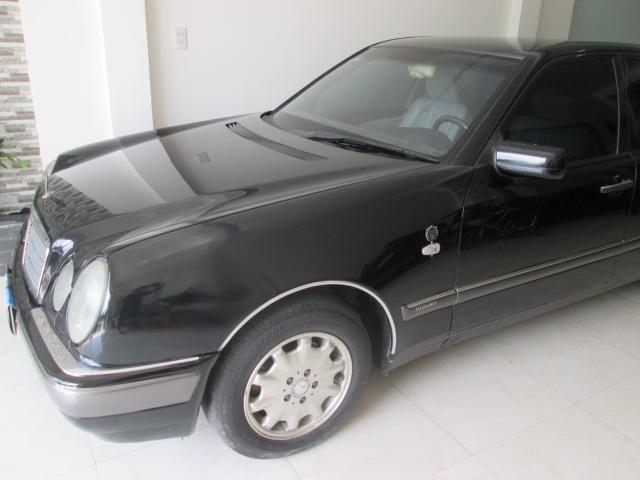 Mercedes-Benz E230 1996 - Cần bán Mercedes đời 1996, màu đen, nhập khẩu nguyên chiếc chính chủ