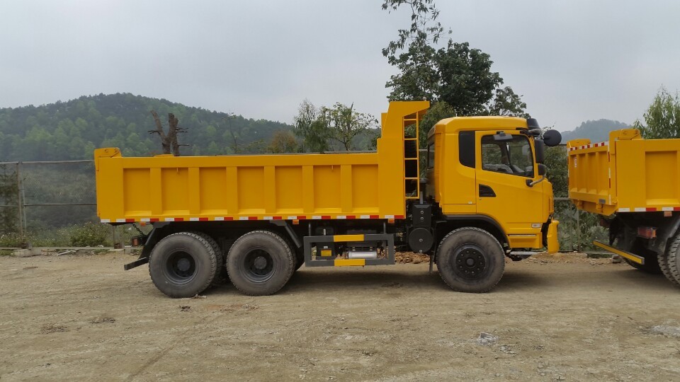 Dongfeng (DFM) B190 2016 - Hải Phòng bán xe tải ben Dongfeng 3 chân nhập khẩu động cơ 260, thùng 11 khối 