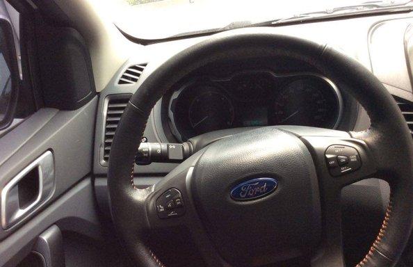 Ford Ranger  Wildtrack   2015 - Cần bán Ford Ranger Wildtrack năm 2015, màu trắng đã đi 5000 km