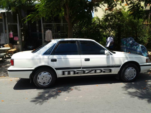 Mazda 626 1991 - Bán ô tô Mazda 626 đời 1991, màu trắng xe gia đình, 65 triệu