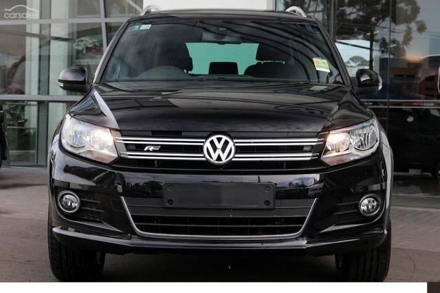 Volkswagen Tiguan VW  2.0 TSI 4  2015 - Cần bán xe Volkswagen Tiguan VW  2.0 TSI 4 năm 2015, màu đen, xe nhập