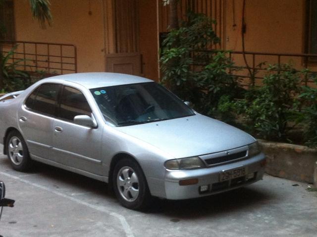 Nissan Altima 1993 - Cần bán xe Nissan Altima đời 1993, màu bạc