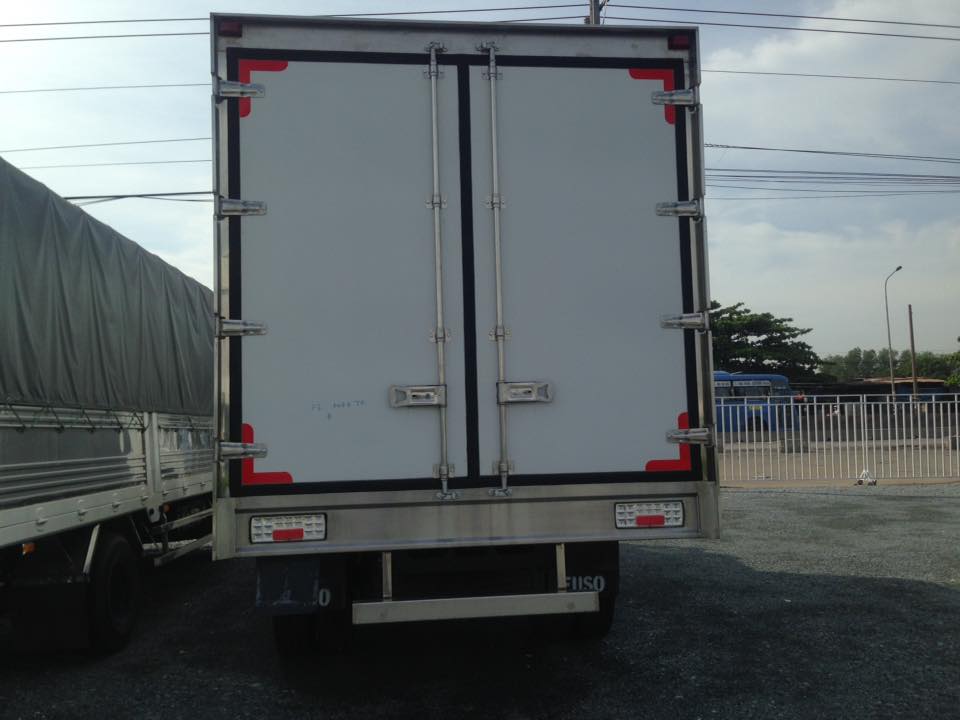 Xe tải 5 tấn - dưới 10 tấn 2016 - Bán xe tải Fuso 7.3 tấn đời 2016, màu trắng, nhập khẩu nguyên chiếc, giá 750tr