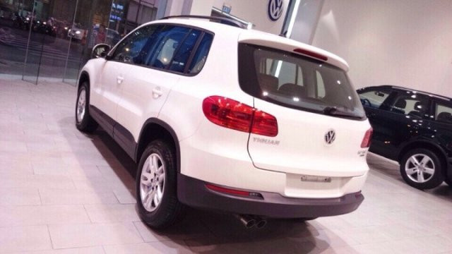 Volkswagen Tiguan 2016 - Cần bán xe Volkswagen Tiguan  2.0l đời 2016, màu trắng, nhập khẩu