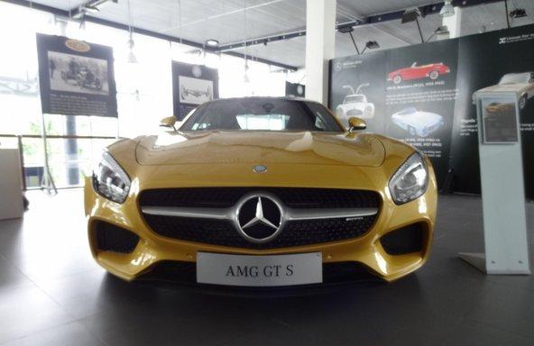 Mercedes-Benz S AMG GT  AT 2016 - Cần bán xe Mercedes AMG GT  AT đời 2016, màu vàng