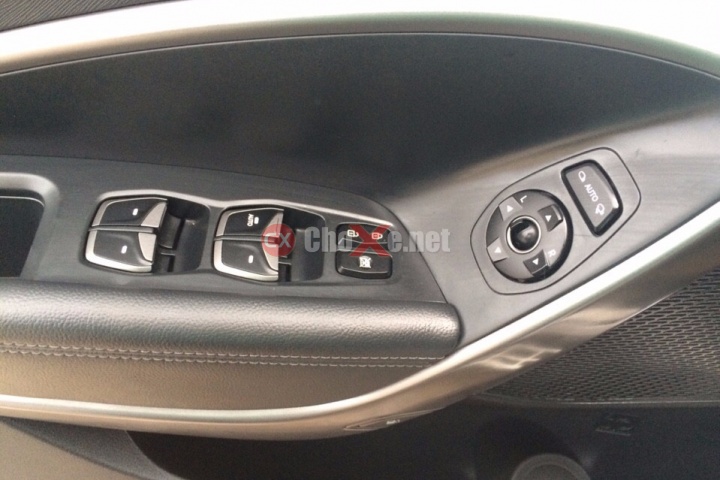 Hyundai Santa Fe 4X4   2015 - Bán Hyundai Santa Fe 4X4 đời 2015, màu trắng, còn mới