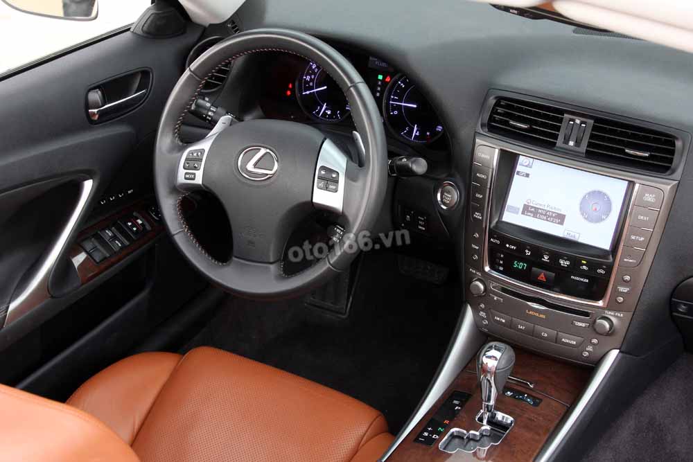 Lexus IS250 C 2010 - Cần bán Lexus IS250C đời 2010, màu trắng, nhập khẩu chính hãng