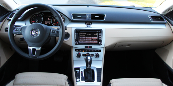 Volkswagen Passat CC 2014 - Bán xe Volkswagen Passat CC đời 2014, màu nâu, nhập khẩu chính hãng. Liên hệ nhận giá tốt nhất 0931416628