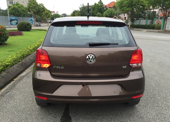 Volkswagen Polo 2016 - Bán Volkswagen Polo Hatchback màu nâu, xe nhập. Hỗ trợ ngay 3% giá xe và gói phụ kiện chính hãng
