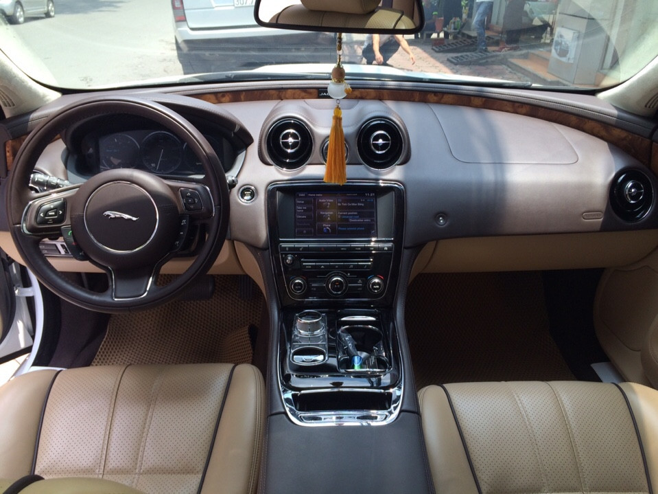 Jaguar XJL 2013 - Bán gấp em Jaguar XJL 2013, đăng kí 2015, xe đã qua sử dụng, không đâm đụng