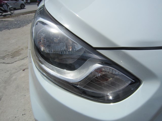 Hyundai Acent 2012 - Bán xe Hyundai Accent AT 2012, màu trắng, 505 triệu