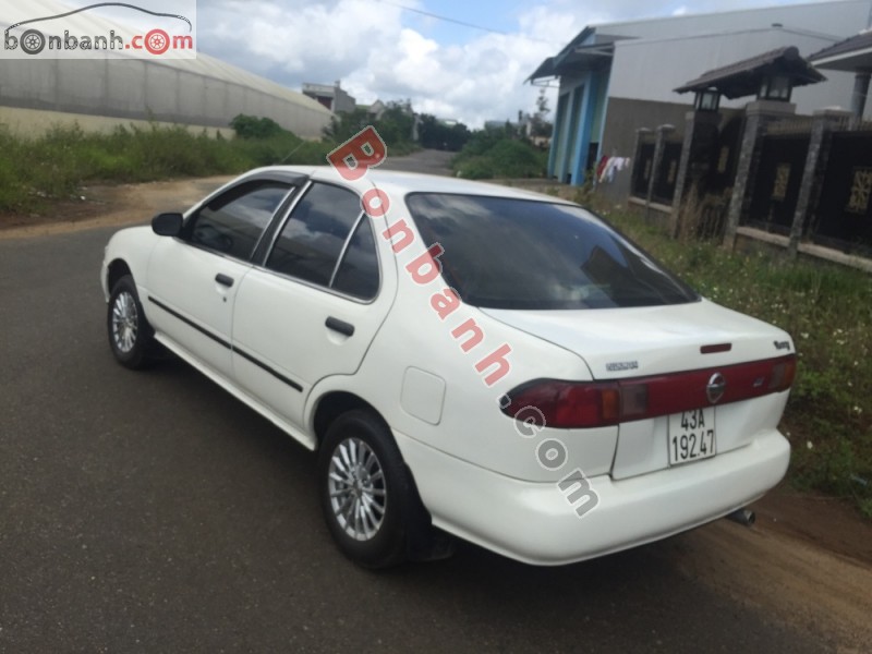 Nissan Sunny 1995 - Cần bán Nissan Sunny đời 1995, màu trắng, nhập khẩu, giá 110tr