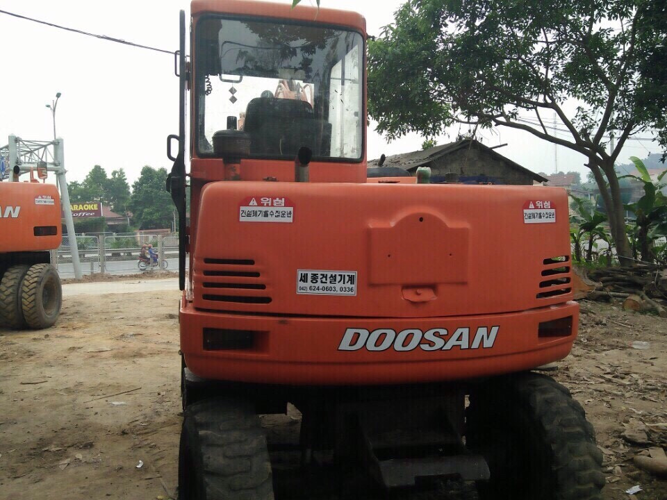 Daewoo Doosan 2002 - Bán máy xúc Doosan 55W đời 2002