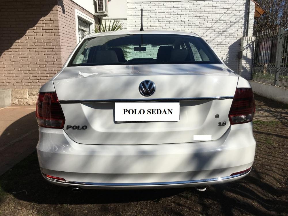 Volkswagen Polo GP 2016 - Volkswagen Polo Hatchback AT 2015, màu xanh, xe Đức, nhập khẩu, hỗ trợ trả góp, giao xe tận nhà, ưu đãi lên tới 78 triệu