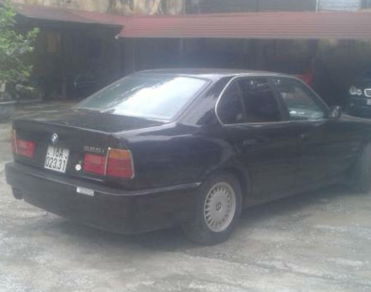 BMW 5 Series 1995 - Cần bán gấp BMW 5 Series đời 1995, màu đen, nhập khẩu nguyên chiếc chính chủ, giá tốt