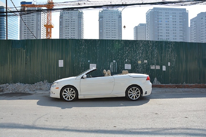 Volkswagen Eos 2.0 2007 - Cần bán xe Volkswagen Eos 2.0 sản xuất 2007, màu trắng, nhập khẩu chính hãng