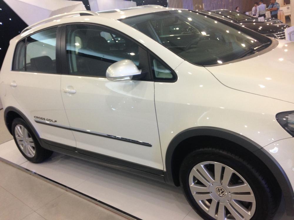 Volkswagen Golf 2013 - Cần bán xe Volkswagen Golf năm 2013, màu trắng, xe nhập