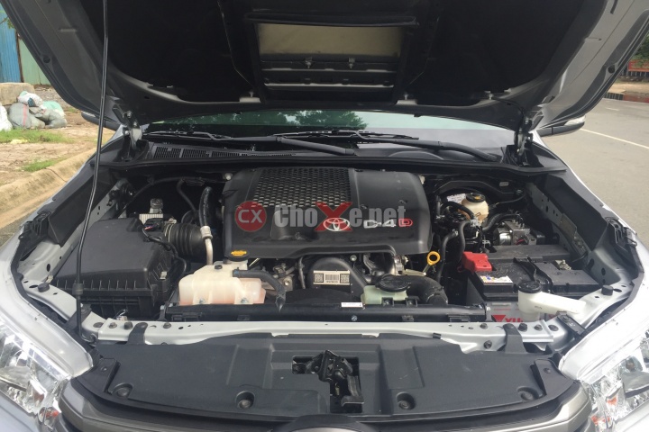 Toyota Hilux E 2015 - Bán ô tô Toyota Hilux E đời 2015, màu bạc, nhập khẩu chính hãng, số tự động, 620tr