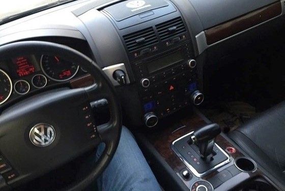 Volkswagen Touareg 2009 - Bán Volkswagen Touareg đời 2009, màu đen, nhập khẩu số tự động, giá 899tr