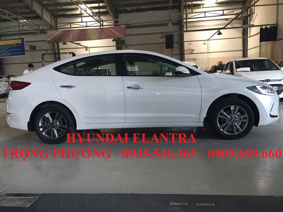 Hyundai Elantra 2018 - Bán ô tô Hyundai Elantra đời 2018, màu trắng, nhập khẩu