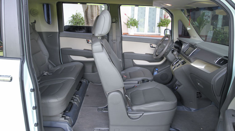 Kia Ray AT 2013 - Bán Kia Ray sản xuất 2013, màu kem (be), xe nhập số tự động