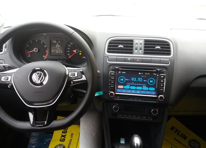 Volkswagen Polo 2015 - Dòng xe nhập Đức Volkswagen Polo Sedan năm 2015, màu đen, cạnh tranh với Vios, Mazda 2, City, LH 0902608293