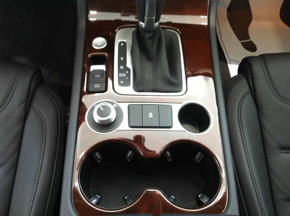 Volkswagen Toquareg GP 2014 - Bán Volkswagen Touareg 3.6V6 ưu đãi 5% tặng bảo dưỡng, dán phim, và quà tặng theo xe