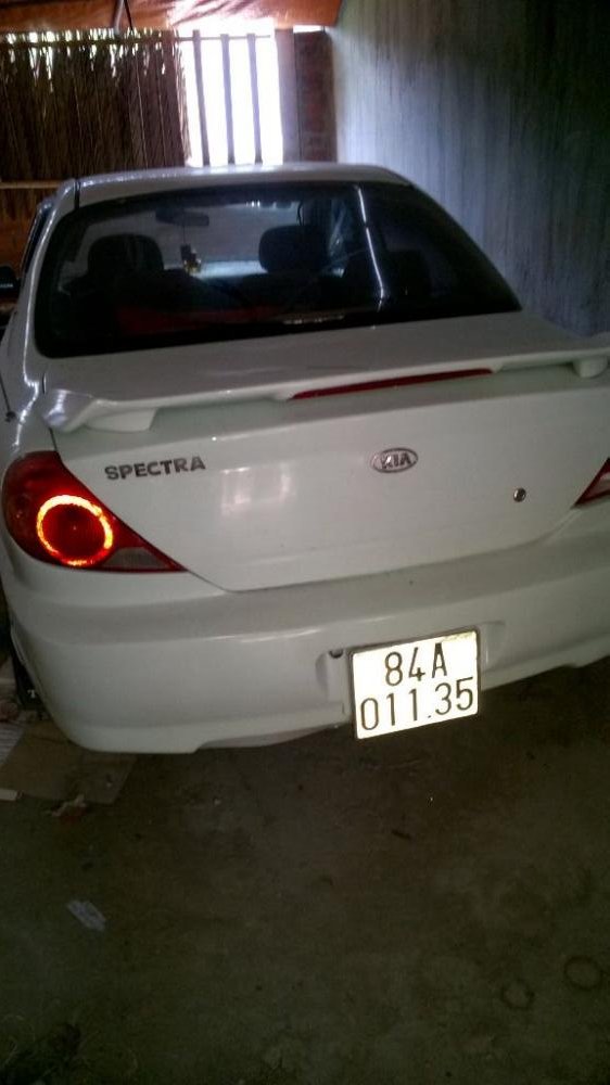 Kia Spectra 2005 - Cần bán gấp Kia Spectra đời 2005, màu trắng, giá 200tr