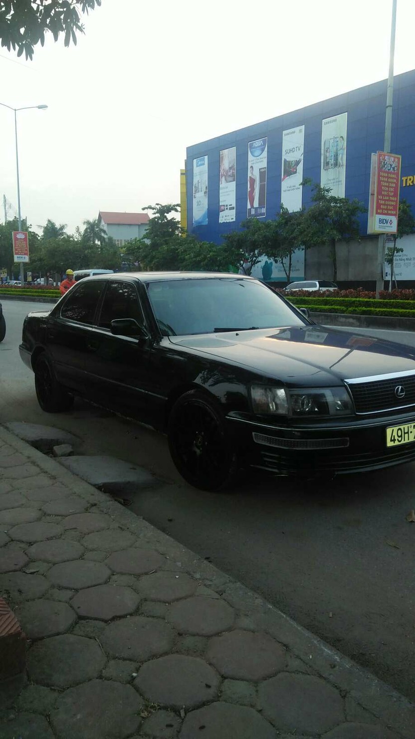 Lexus LS 400 1993 - Cần bán gấp Lexus LS 400 đời 1993, màu đen còn mới
