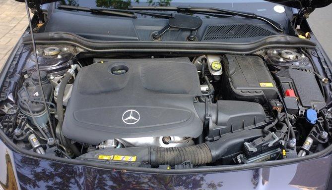 Mercedes-Benz CLA 250 4MATIC 2014 - Bán xe Mercedes-Benz CLA 250 4MATIC 2014 giá 1,55 tỷ