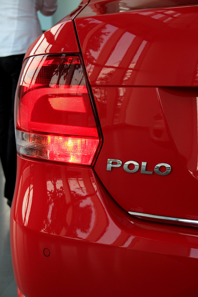 Volkswagen Polo 1.6L 2016 - Dòng xe nhập Đức Volkswagen Polo Sedan GP 1.6l, màu đỏ. LH 0902608293