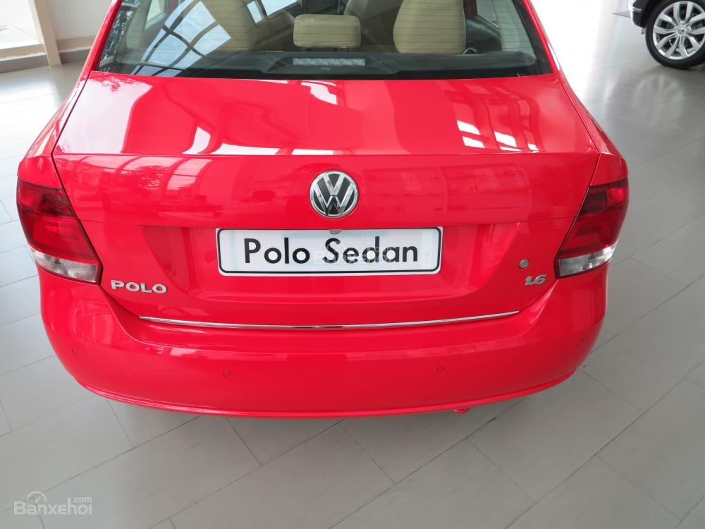 Volkswagen Polo 1.6L 2016 - Dòng xe nhập Đức Volkswagen Polo Sedan GP 1.6l, màu đỏ. LH 0902608293