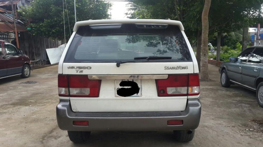 Ssangyong Musso 2001 - Bán xe cũ Ssangyong Musso đời 2001, màu trắng, giá tốt