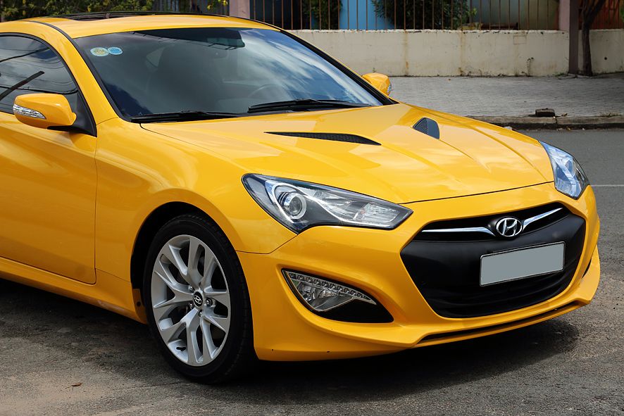 Hyundai Genesis  2.0T  2014 - Cần bán xe cũ Hyundai Genesis 2.0T đời 2014, màu vàng, xe nhập số tự động