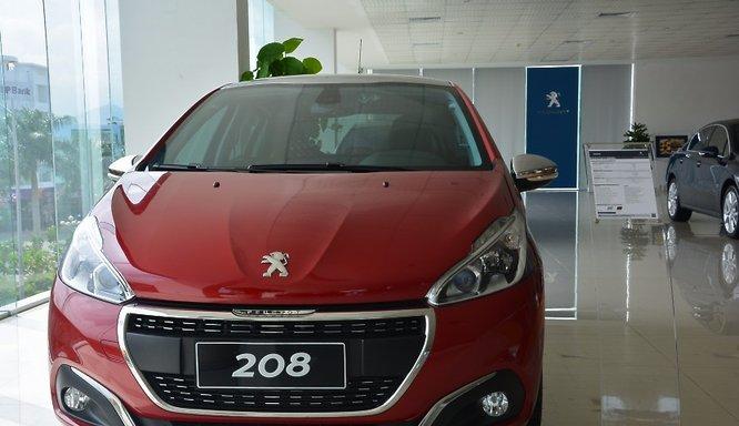 Peugeot 208 Facelift 2015 - Bán xe Peugeot 208 Facelift đời 2015, màu đỏ, giá chỉ 895 triệu