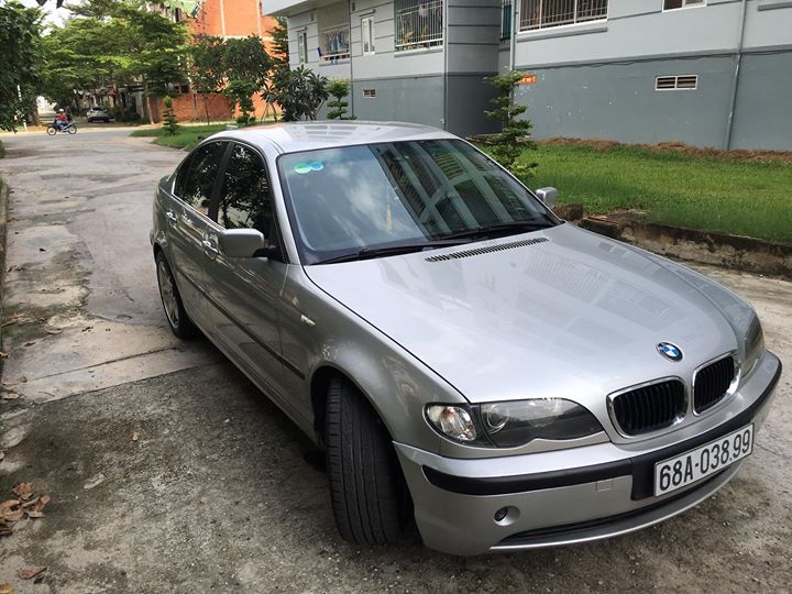 BMW 3 Series 325i  2002 - Cần bán lại xe BMW 3 Series 325i đời 2002, màu bạc, nhập khẩu